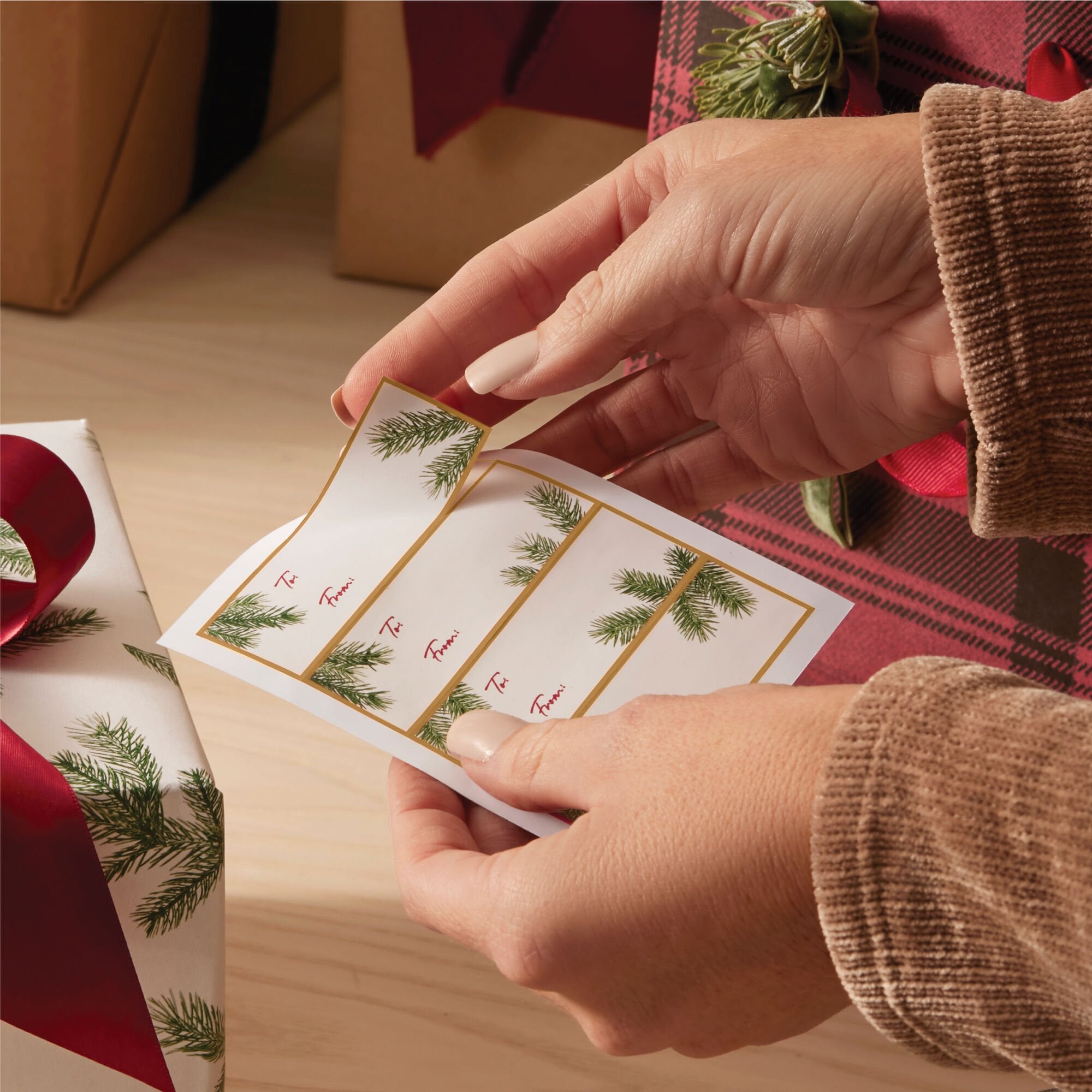 Frasier Fir Fragranced Adhesive Gift Tags - Image 4