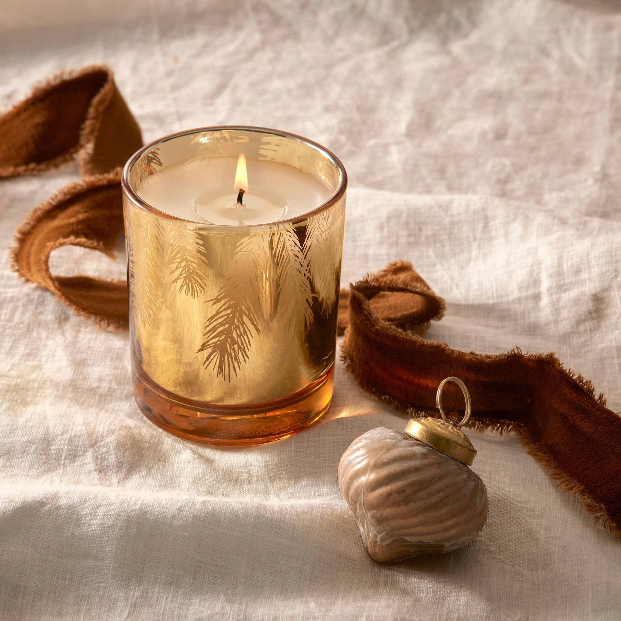 Alternative view of Frasier Fir Gilded Gold Poured Candle